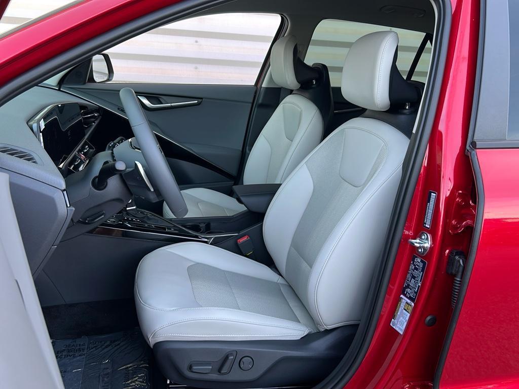 new 2025 Kia Niro car, priced at $29,605