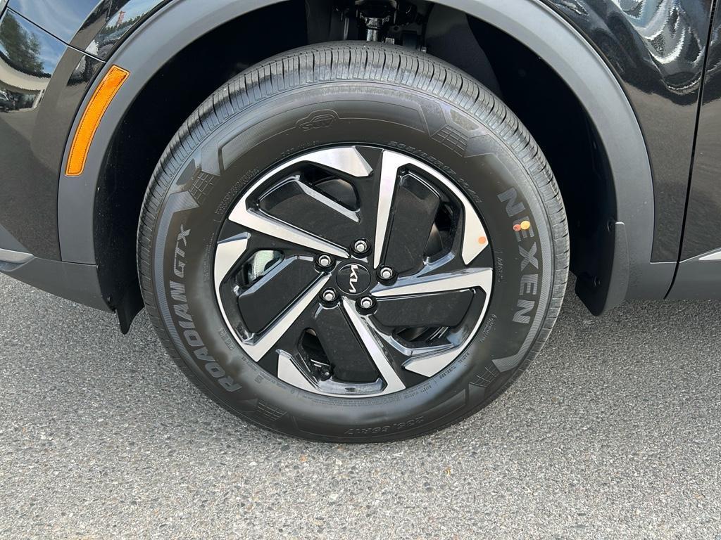 new 2025 Kia Sportage Hybrid car, priced at $30,305