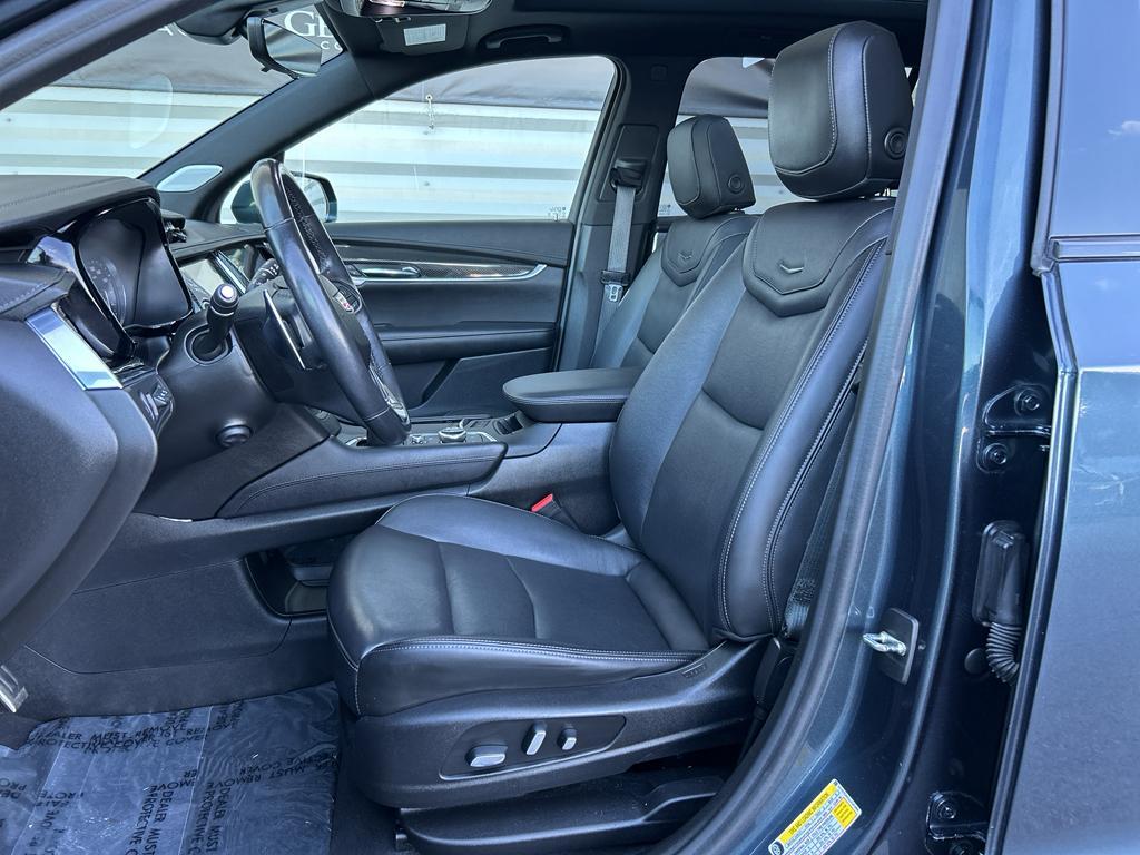 used 2020 Cadillac XT6 car, priced at $33,325