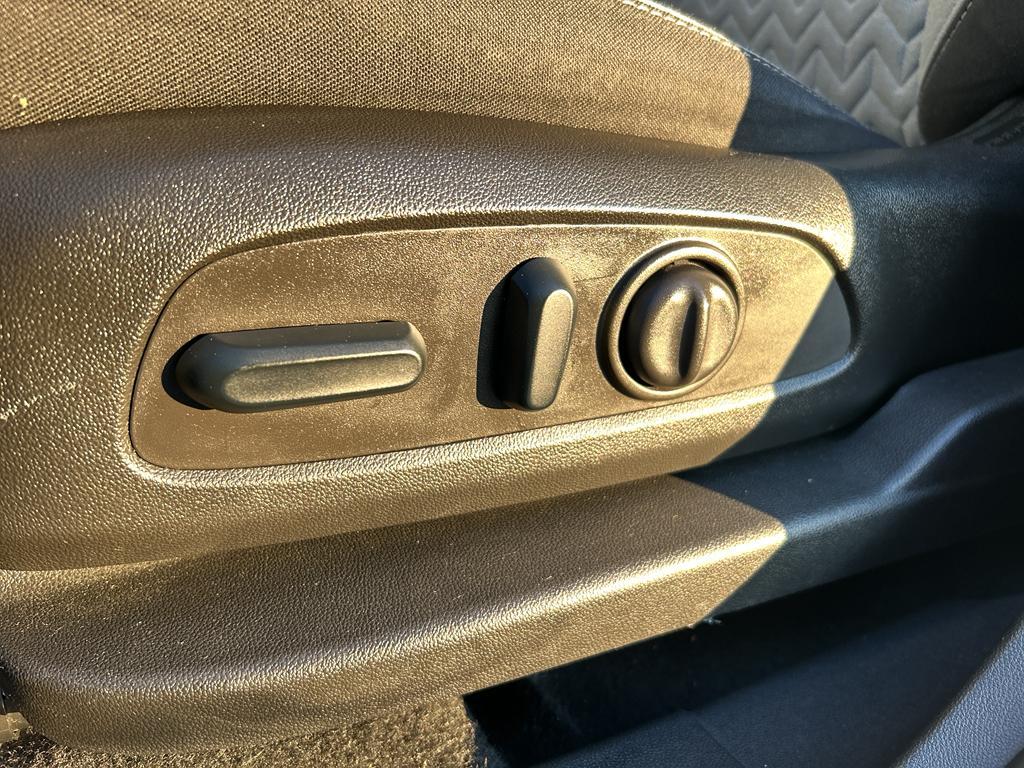 used 2022 Chevrolet Equinox car, priced at $21,450