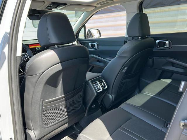 new 2025 Kia Sorento car, priced at $38,535