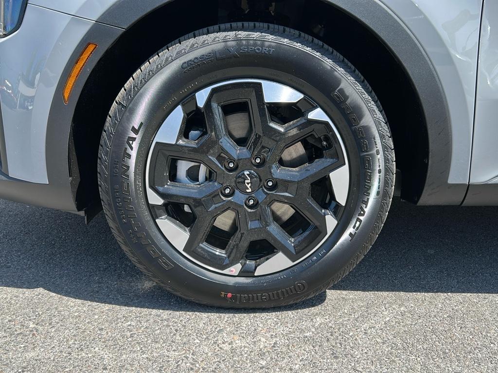 new 2025 Kia Sorento car, priced at $35,035