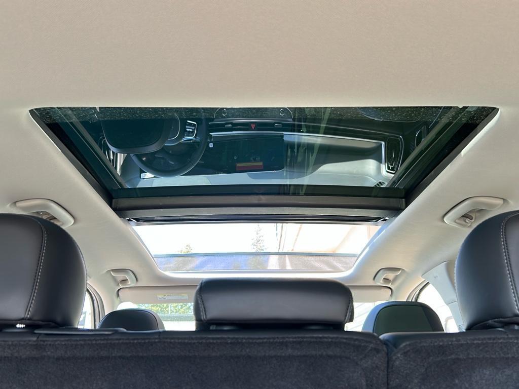new 2025 Kia Sorento car, priced at $35,035