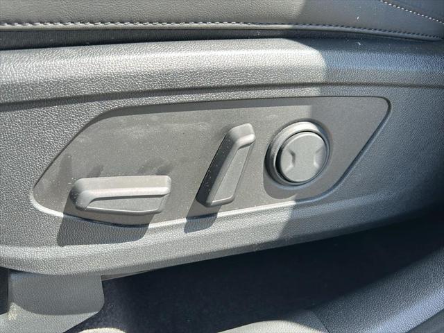 new 2025 Kia Sorento car, priced at $38,535