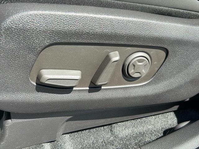 new 2026 Kia Carnival Hybrid car, priced at $49,965