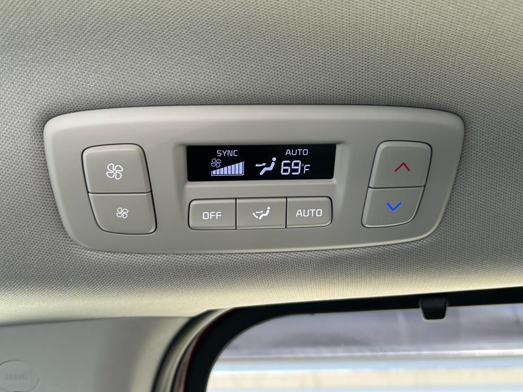 new 2026 Kia Carnival Hybrid car, priced at $48,965
