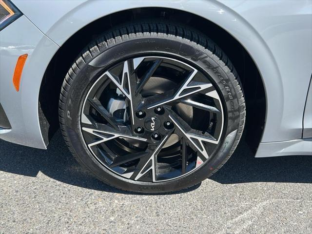 new 2025 Kia K5 car, priced at $33,745