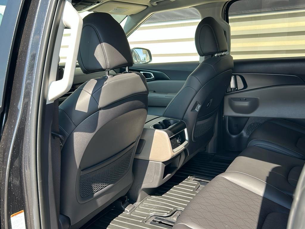 new 2026 Kia Carnival car, priced at $39,095