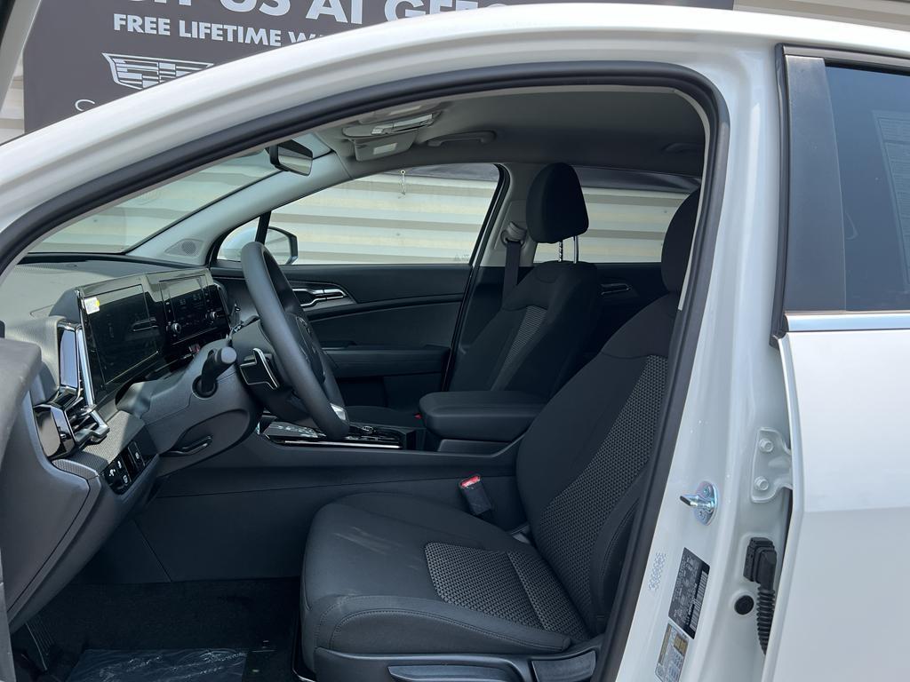 new 2025 Kia Sportage Hybrid car, priced at $30,830