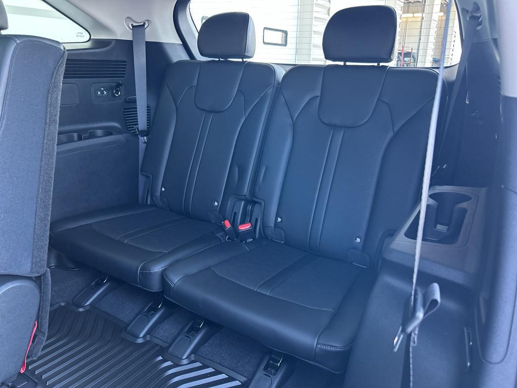 new 2026 Kia Sorento car, priced at $38,095