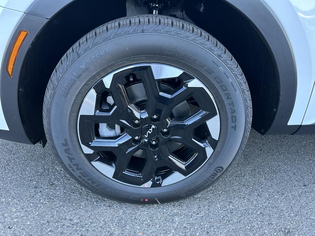 new 2026 Kia Sorento car, priced at $38,095