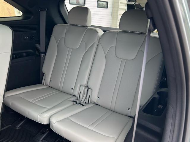 new 2025 Kia Sorento Hybrid car, priced at $48,245