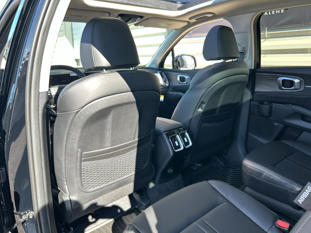 new 2026 Kia Sorento car, priced at $43,225