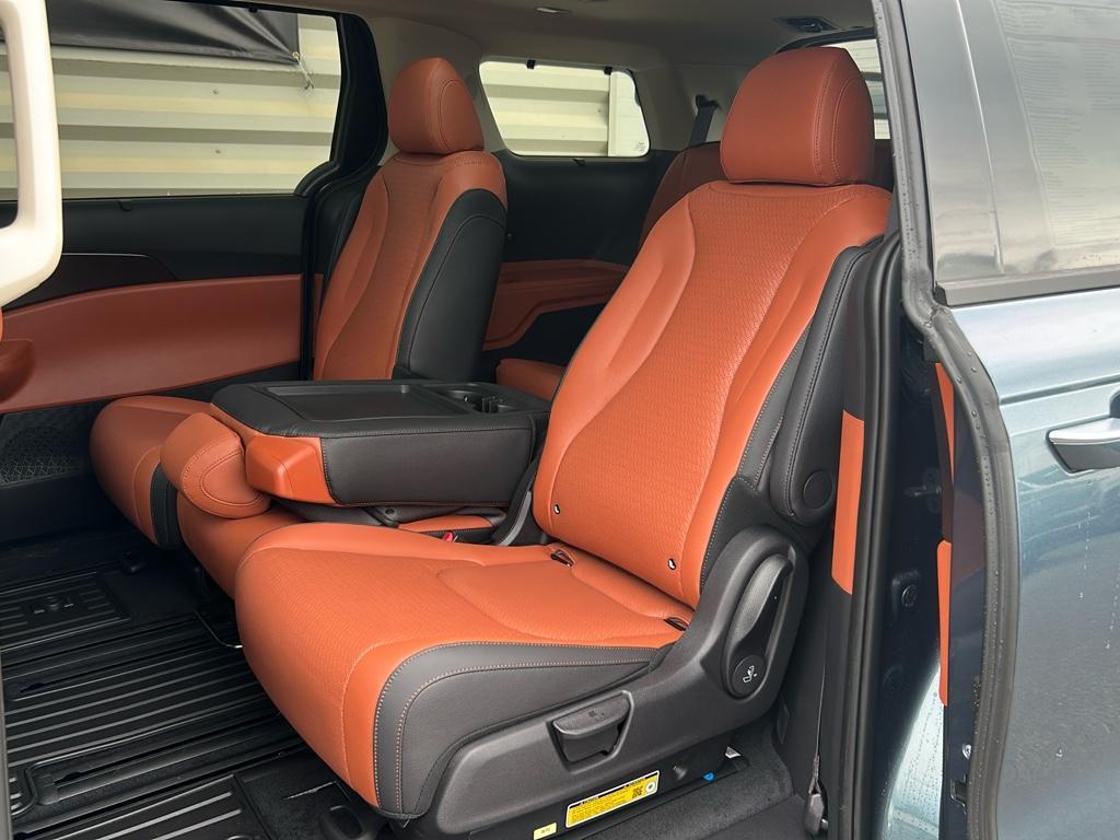 new 2026 Kia Carnival Hybrid car, priced at $54,080