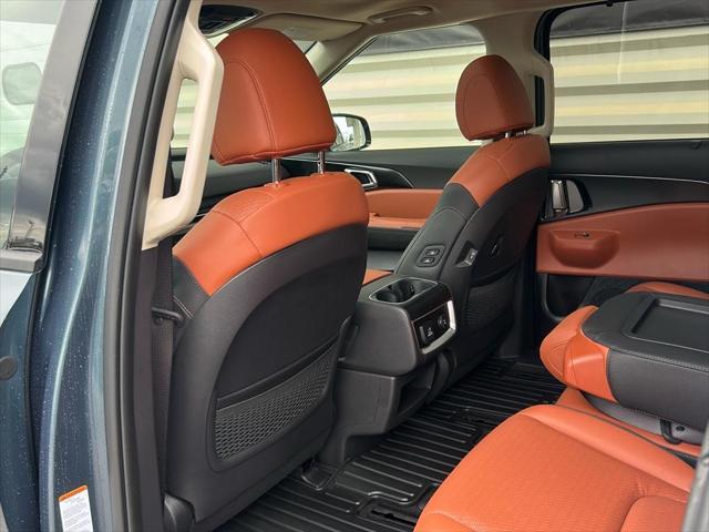 new 2026 Kia Carnival Hybrid car, priced at $55,080