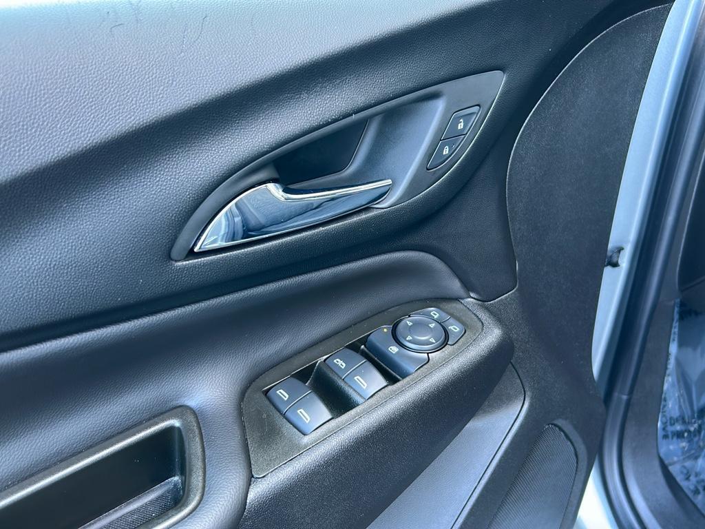 used 2023 Chevrolet Equinox car, priced at $18,998