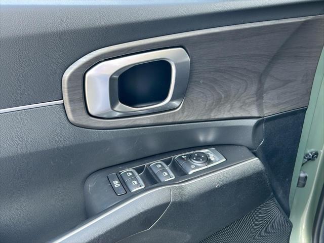 new 2025 Kia Sorento car, priced at $43,660