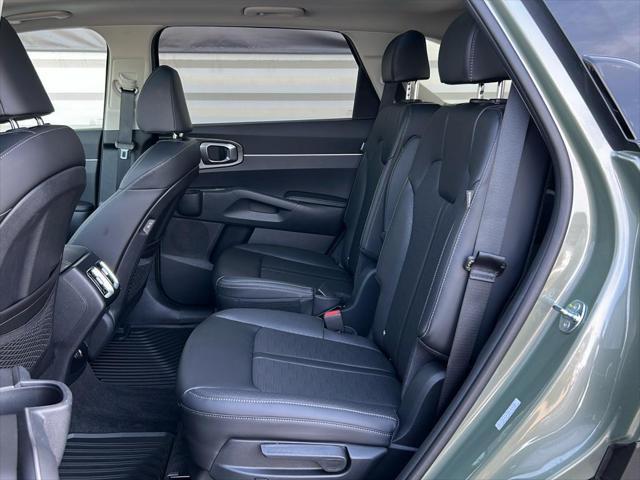 new 2025 Kia Sorento car, priced at $43,660