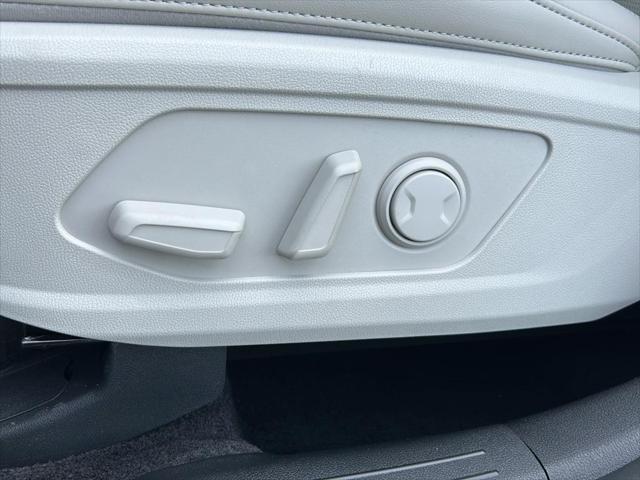 new 2025 Kia Sorento car, priced at $38,030