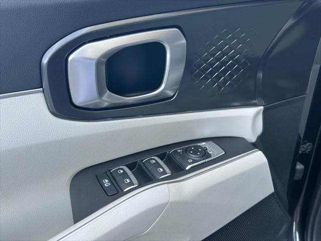 new 2025 Kia Sorento car, priced at $38,030