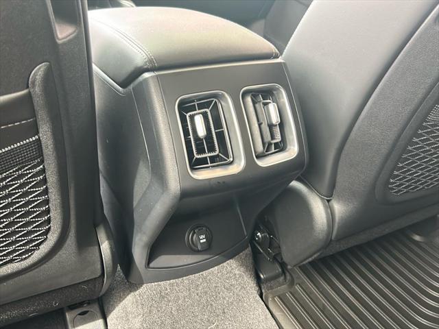 new 2025 Kia Sorento car, priced at $38,175