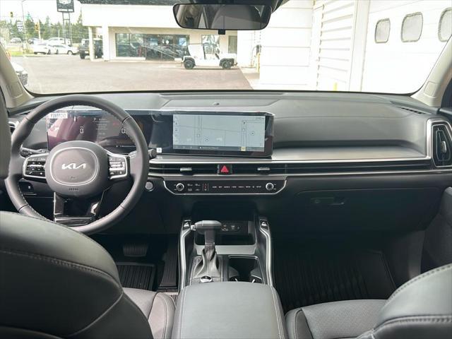new 2025 Kia Sorento car, priced at $38,175