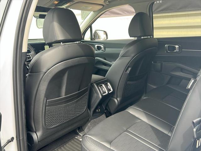 new 2025 Kia Sorento car, priced at $38,175
