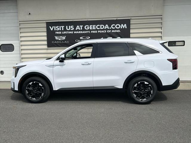 new 2025 Kia Sorento car, priced at $38,175