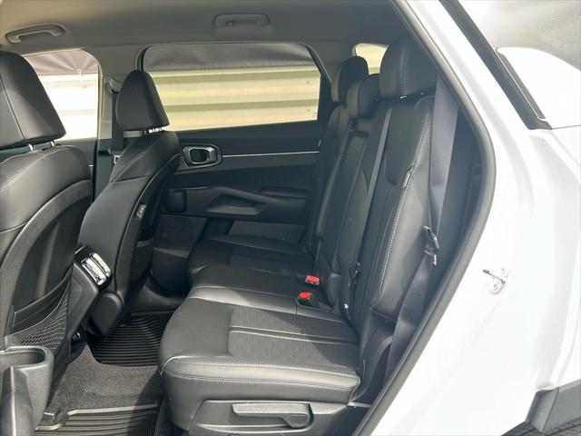 new 2025 Kia Sorento car, priced at $38,175