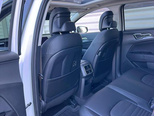 new 2025 Kia Sportage Hybrid car, priced at $40,125