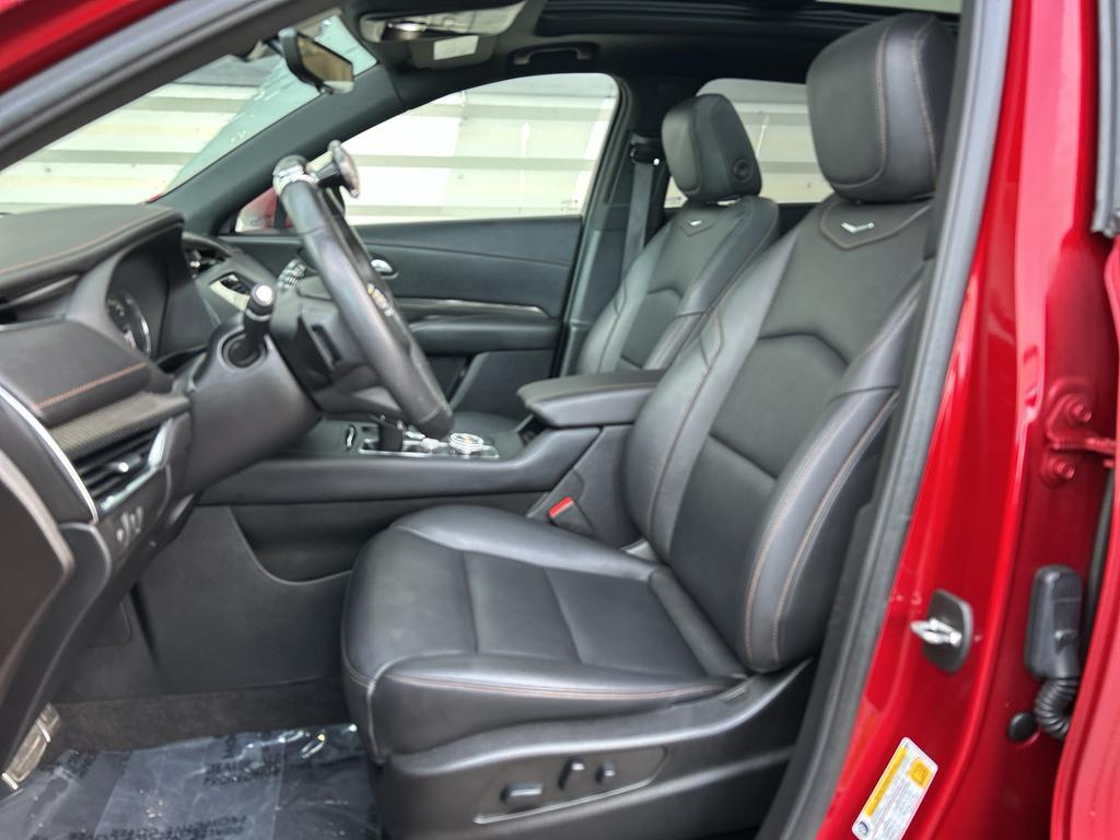 used 2022 Cadillac XT4 car, priced at $31,500