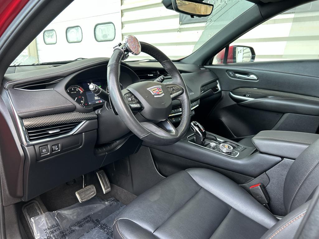 used 2022 Cadillac XT4 car, priced at $31,500