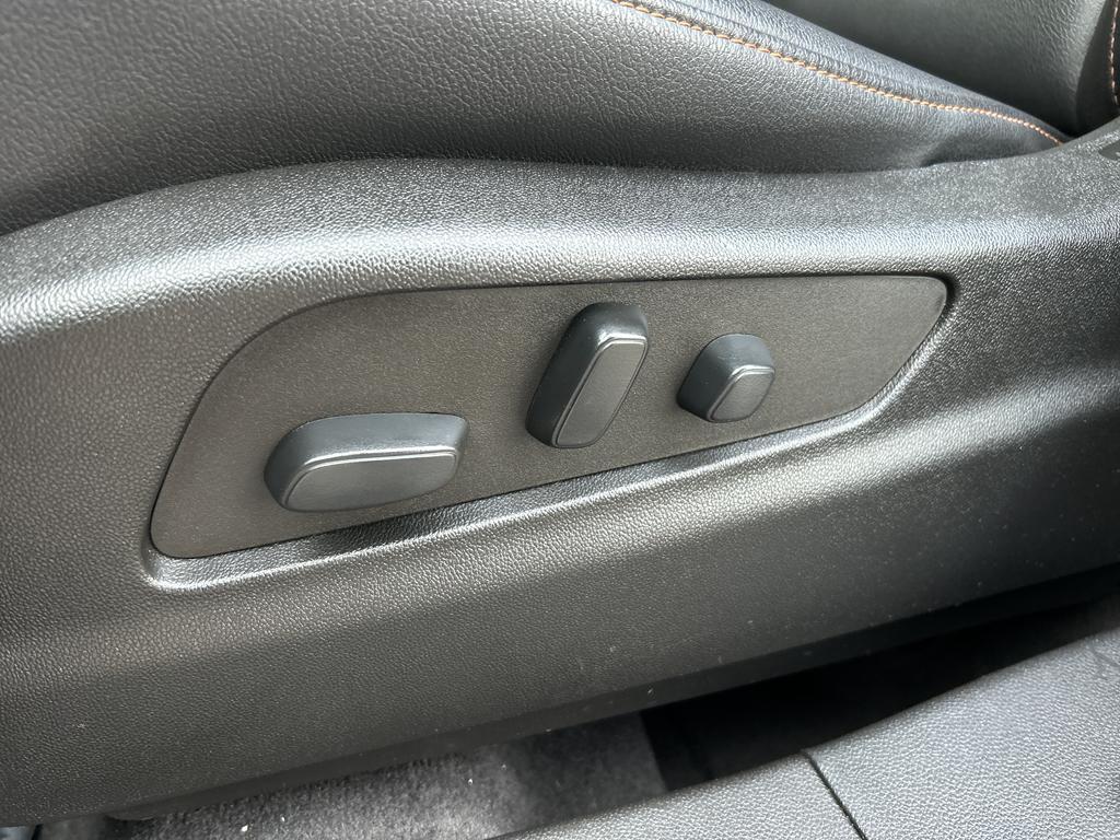 used 2022 Cadillac XT4 car, priced at $31,500