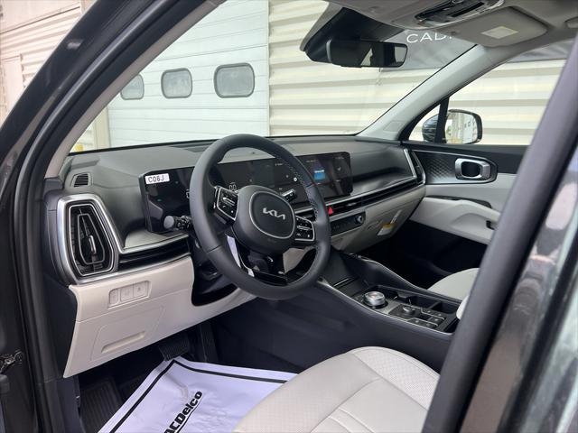 new 2025 Kia Sorento Hybrid car, priced at $42,925
