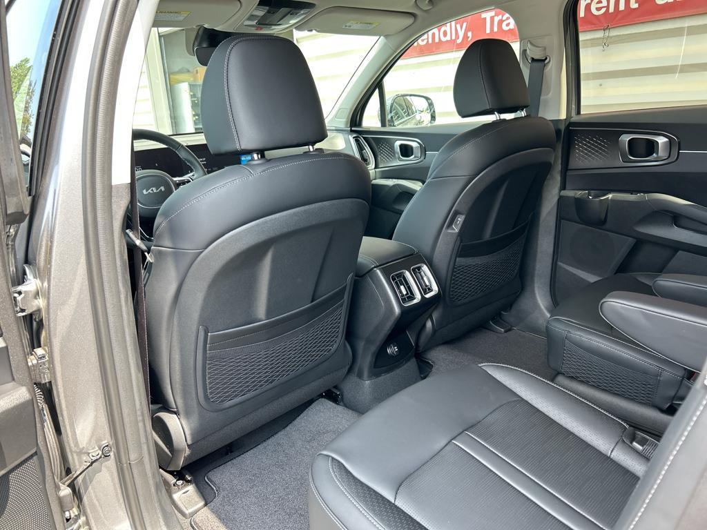 new 2025 Kia Sorento Plug-In Hybrid car, priced at $46,500