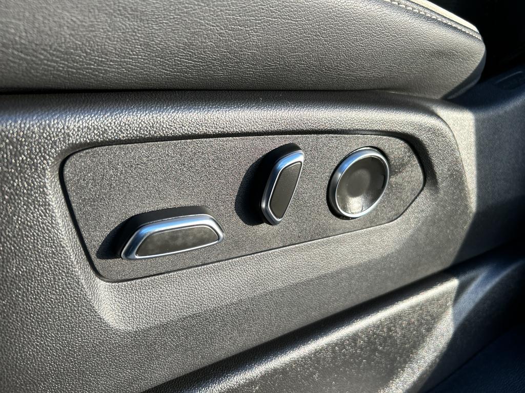 used 2025 Cadillac Escalade car, priced at $109,999