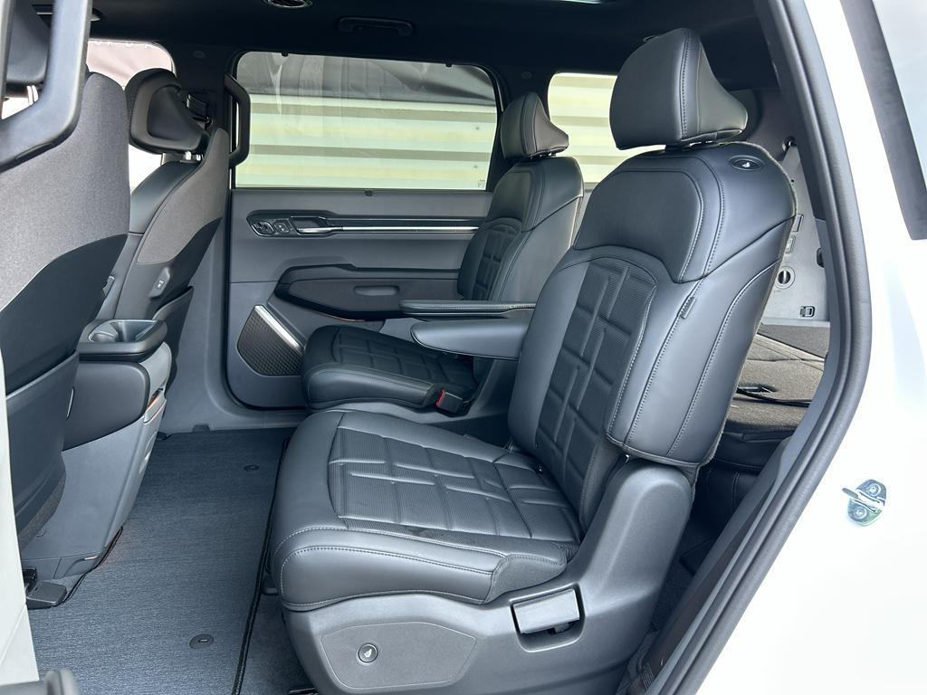 new 2026 Kia EV9 car, priced at $64,075