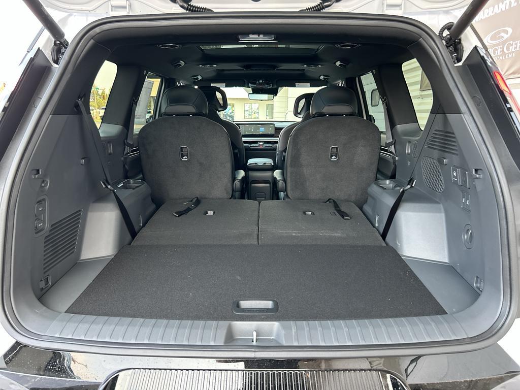 new 2026 Kia EV9 car, priced at $64,075