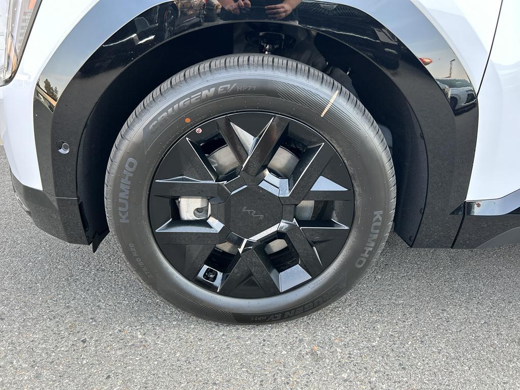new 2026 Kia EV9 car, priced at $64,075