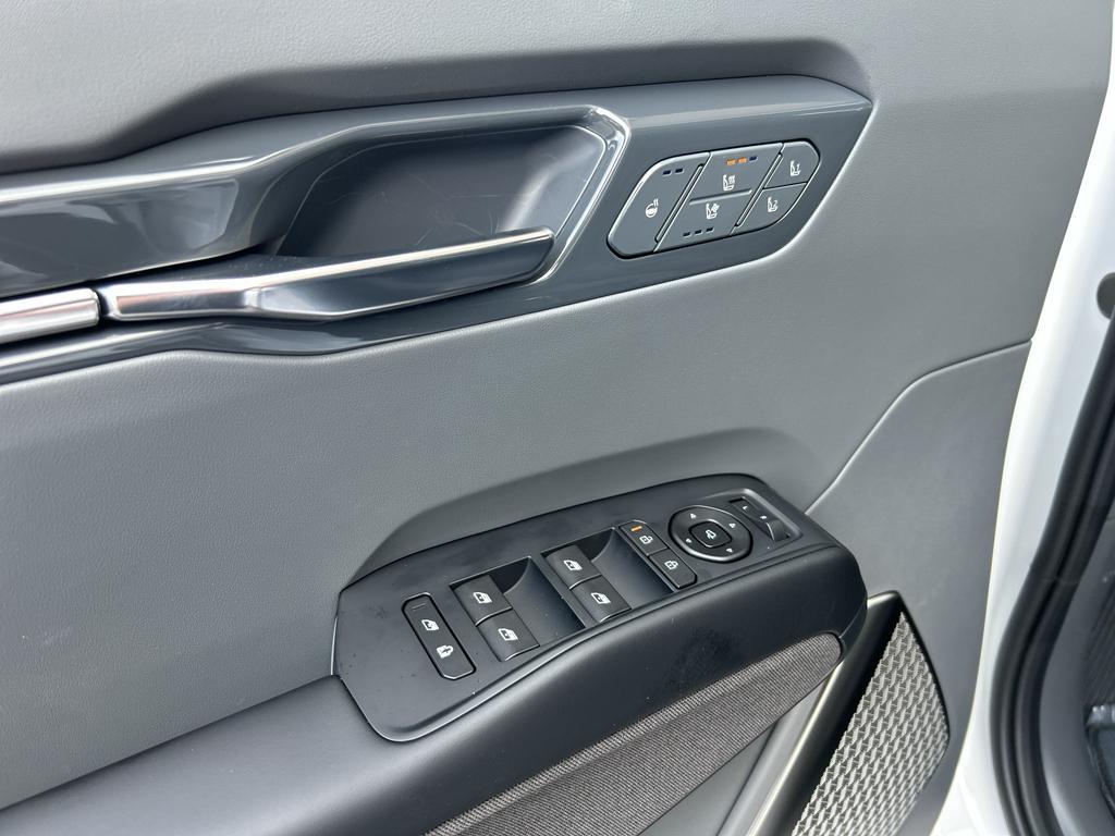 new 2026 Kia EV9 car, priced at $64,075