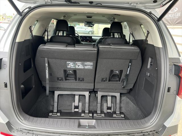 new 2026 Kia Carnival Hybrid car, priced at $44,915