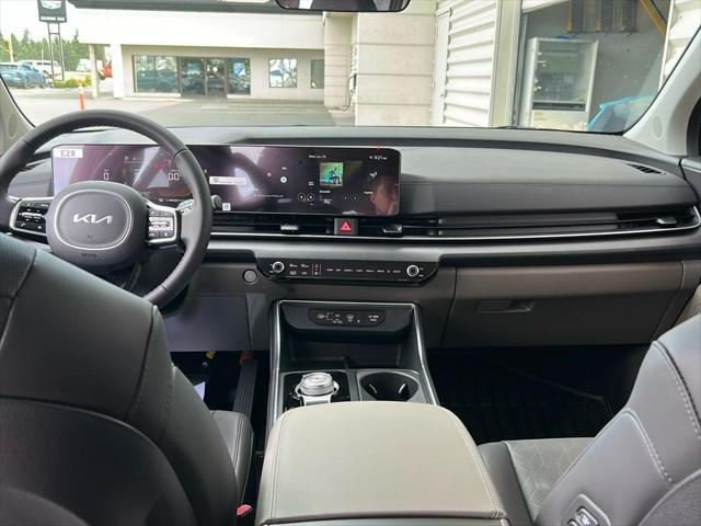 new 2026 Kia Carnival Hybrid car, priced at $44,420