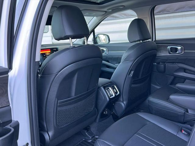 new 2025 Kia Sorento car, priced at $45,875