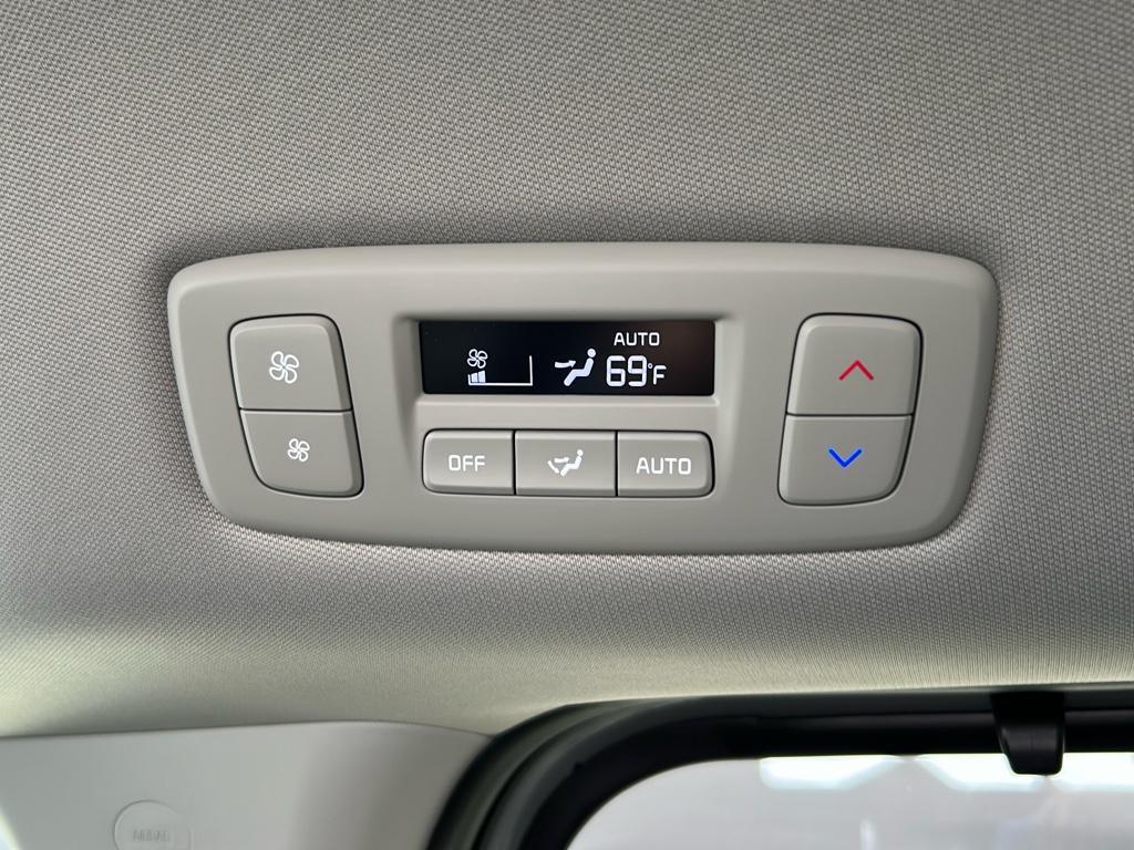 new 2026 Kia Carnival Hybrid car, priced at $43,885