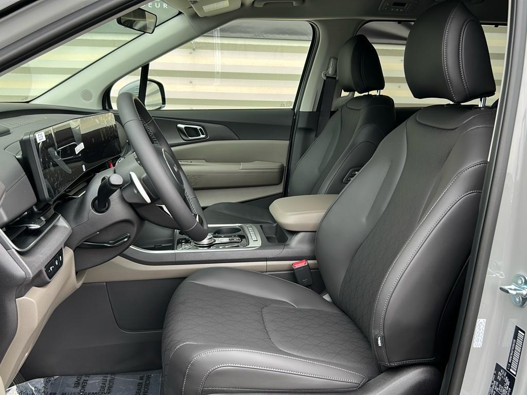 new 2026 Kia Carnival Hybrid car, priced at $43,885
