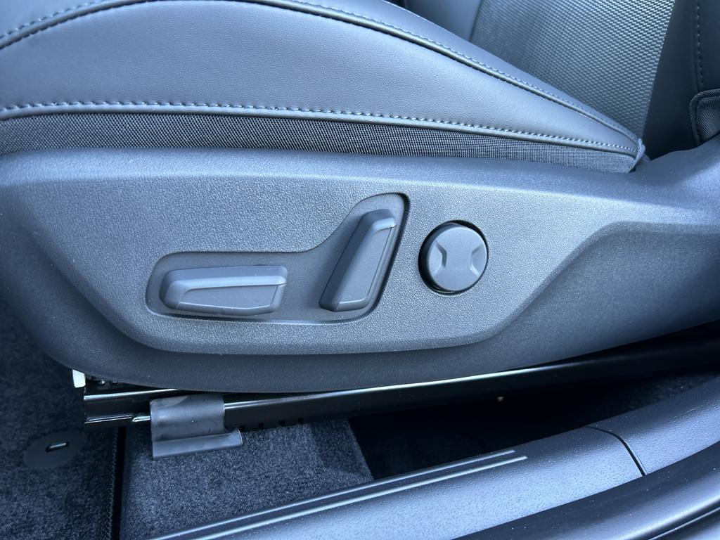 new 2025 Kia Niro car, priced at $29,070