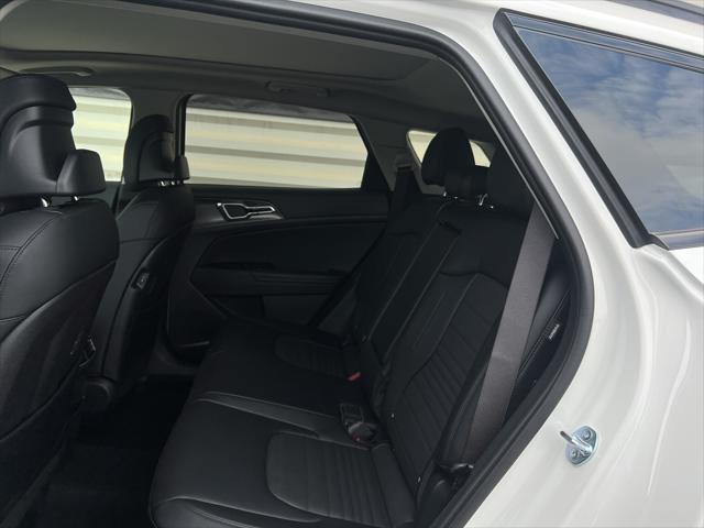 new 2025 Kia Sportage Hybrid car, priced at $40,240