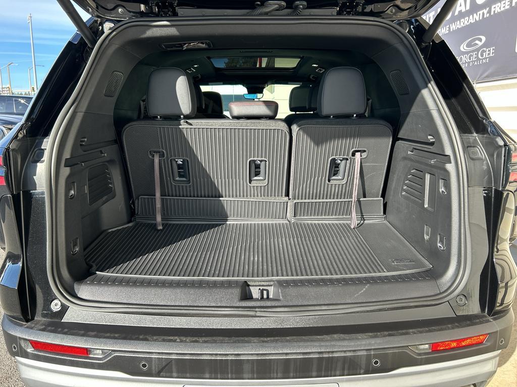 used 2024 Chevrolet Traverse car, priced at $47,999