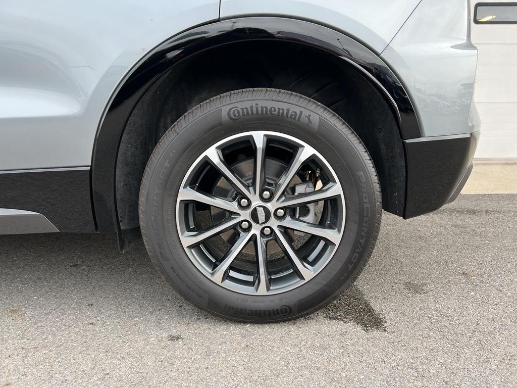 used 2025 Cadillac XT4 car, priced at $44,900