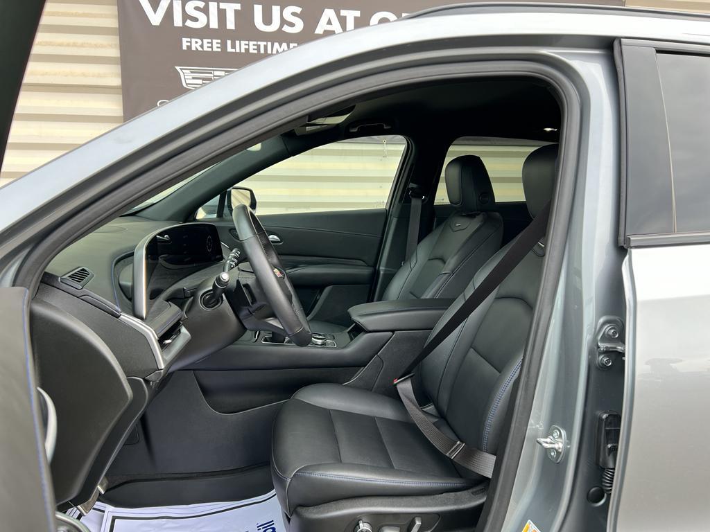 used 2025 Cadillac XT4 car, priced at $44,900